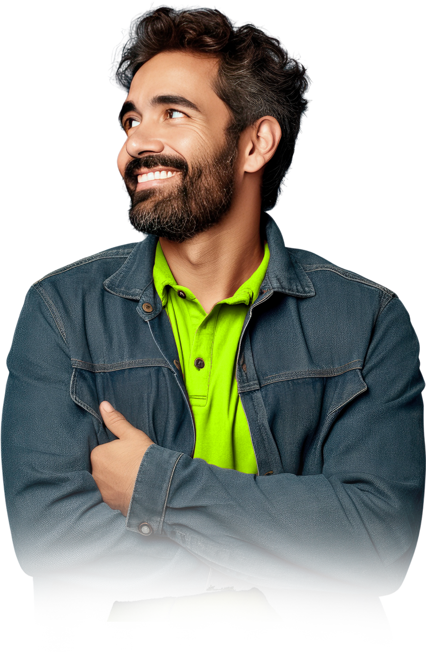 Empresário sorrindo, de jaqueta jeans e polo verde-limão Lemonde